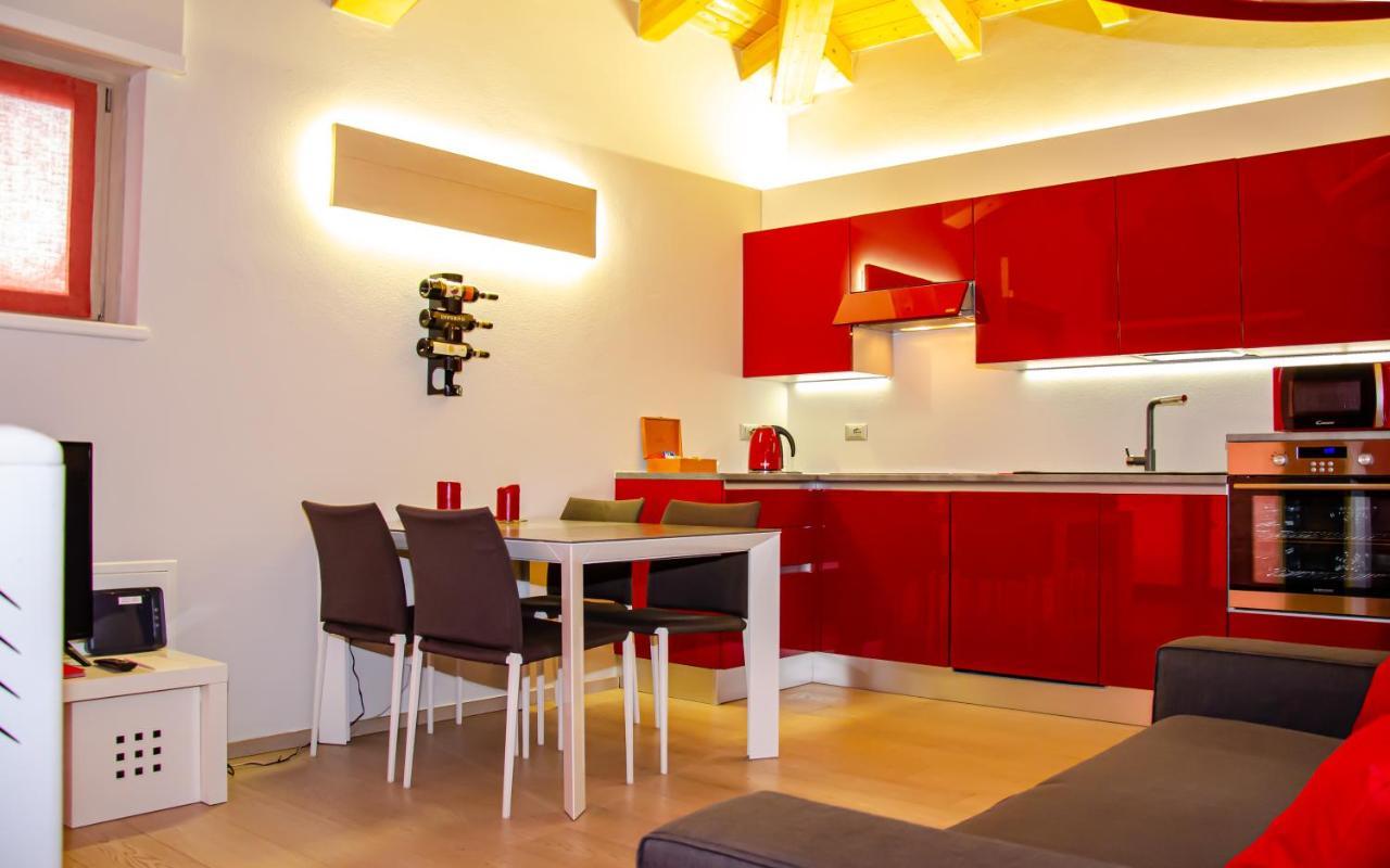 Holiday House Viola Tirano Dış mekan fotoğraf