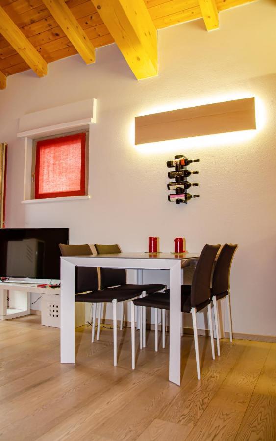 Holiday House Viola Tirano Dış mekan fotoğraf