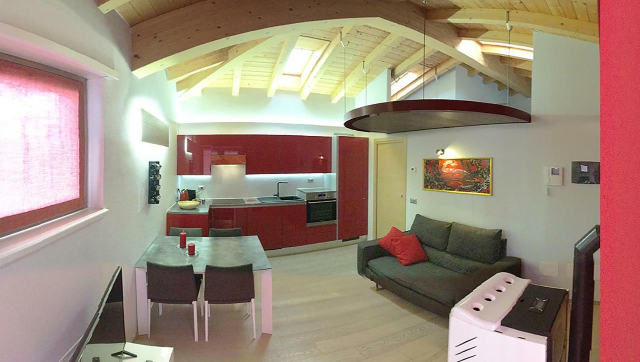 Holiday House Viola Tirano Dış mekan fotoğraf